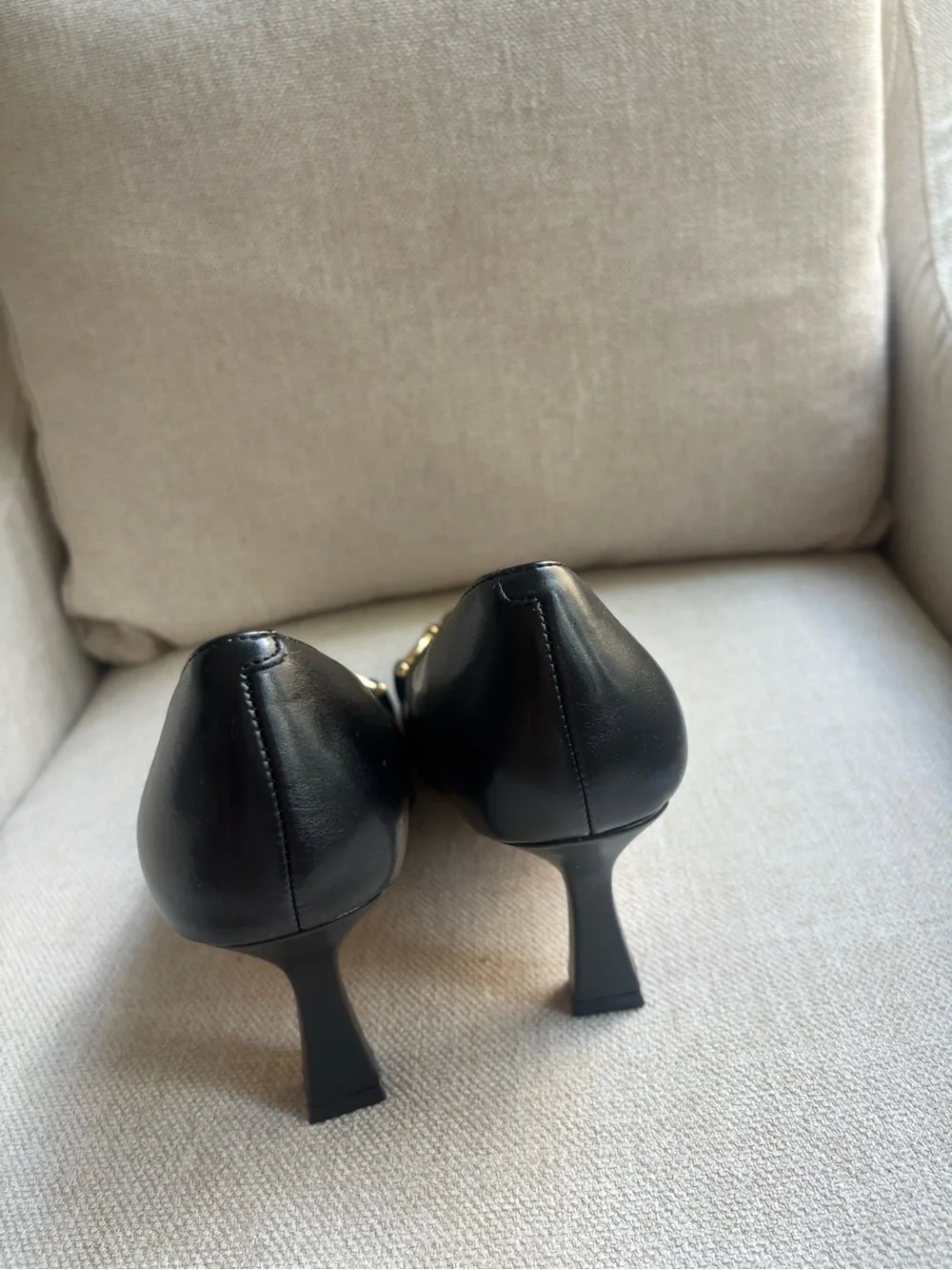 Vaneli Black Pointed Toe Leather Pumps with Gold Chain Accent